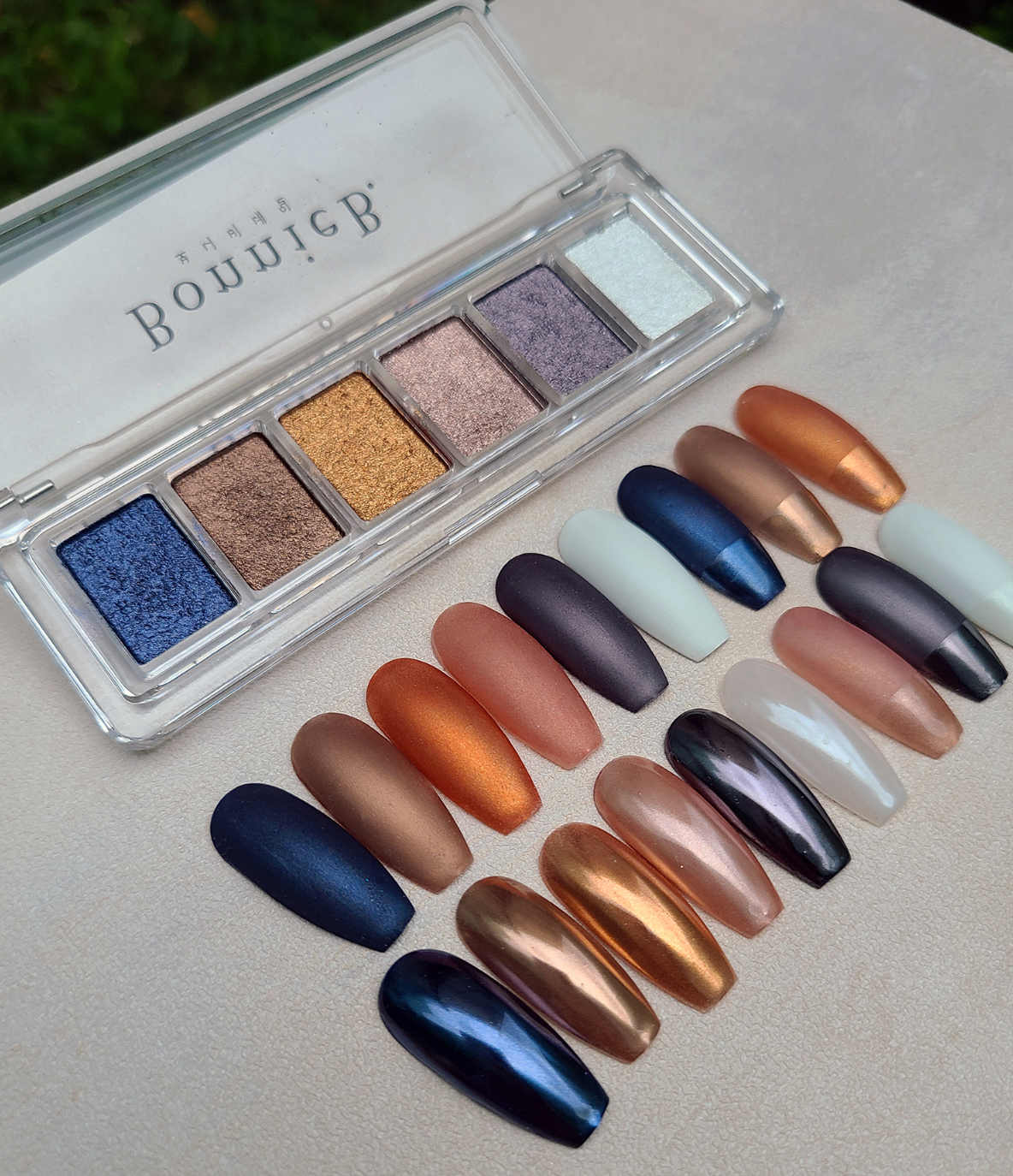 BONNIEBEE Fall in nuance chrome powder palette