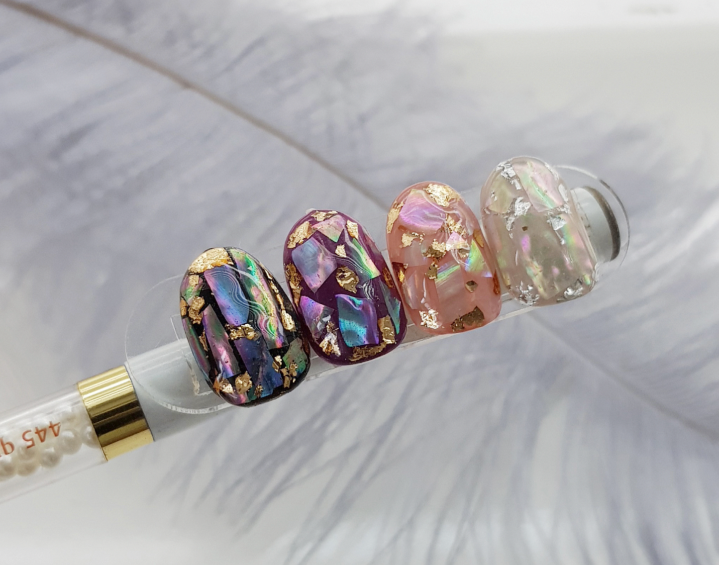 BONNIEBEE Metallic nail flakes - gold/silver