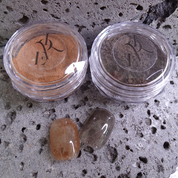 YOLOBITCH Nuance pigment mineral powder - Syrup black/Syrup brown