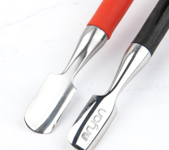 NRYAN Silicon grip cuticle pusher - BLACK