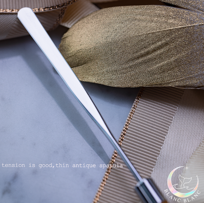 BLANC BLANC Thin antique spatula