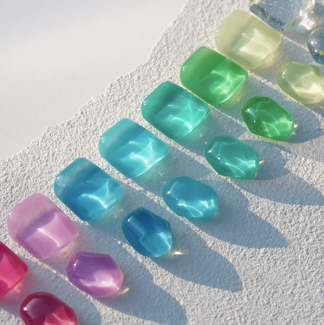 FROM THE NAIL Fizz glow