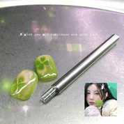 YOLOBITCH Clover magnet