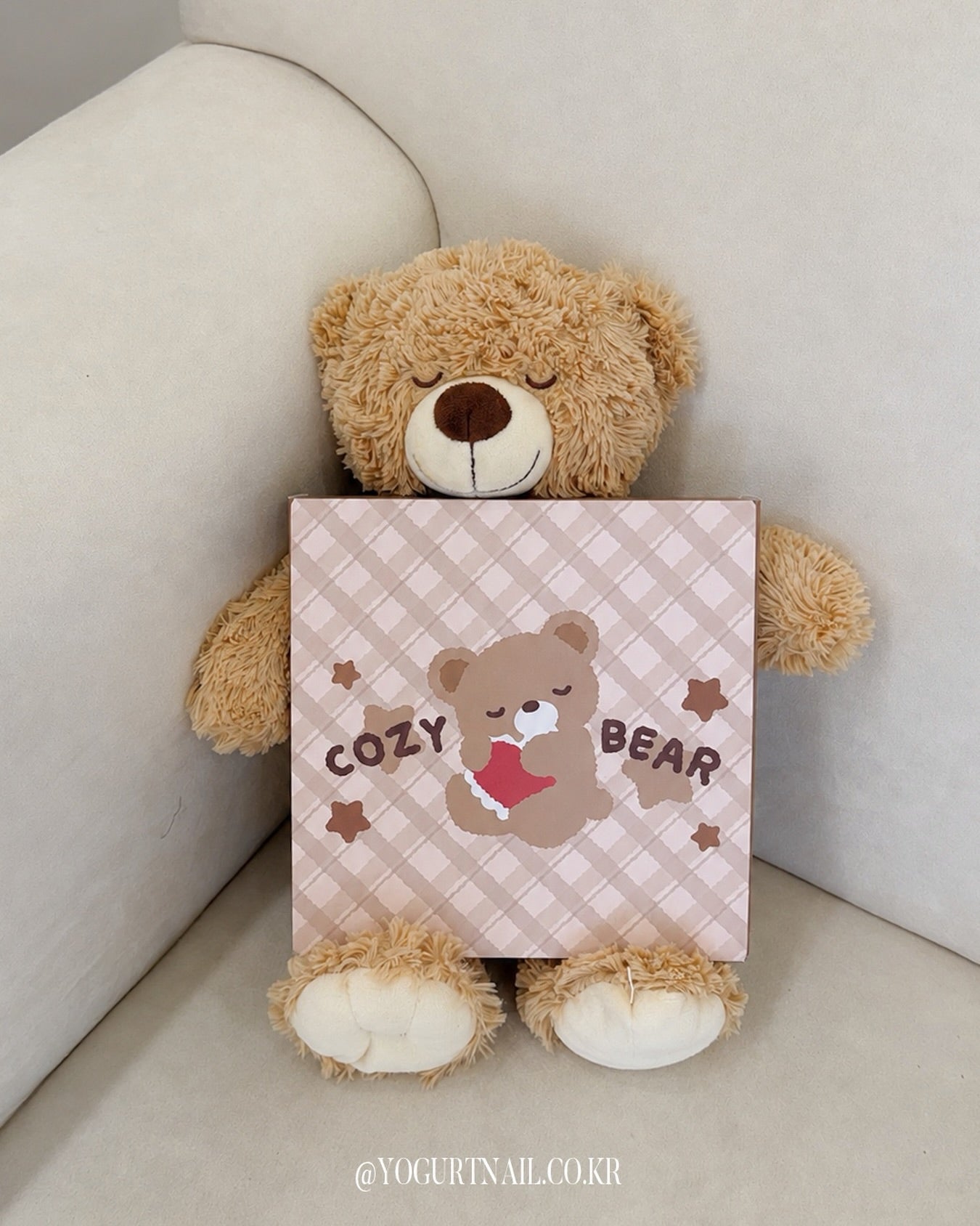 Yogurt Nail Cozy bear